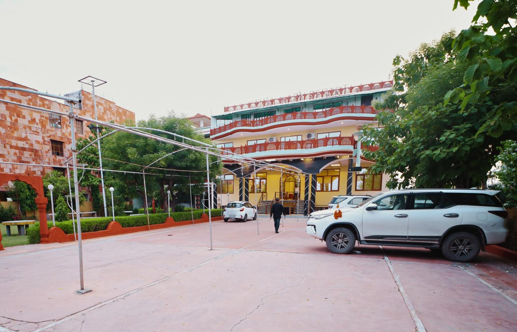 Kenth Hari Resort Dhaulpur By Shrigo Hotels Екстериор снимка